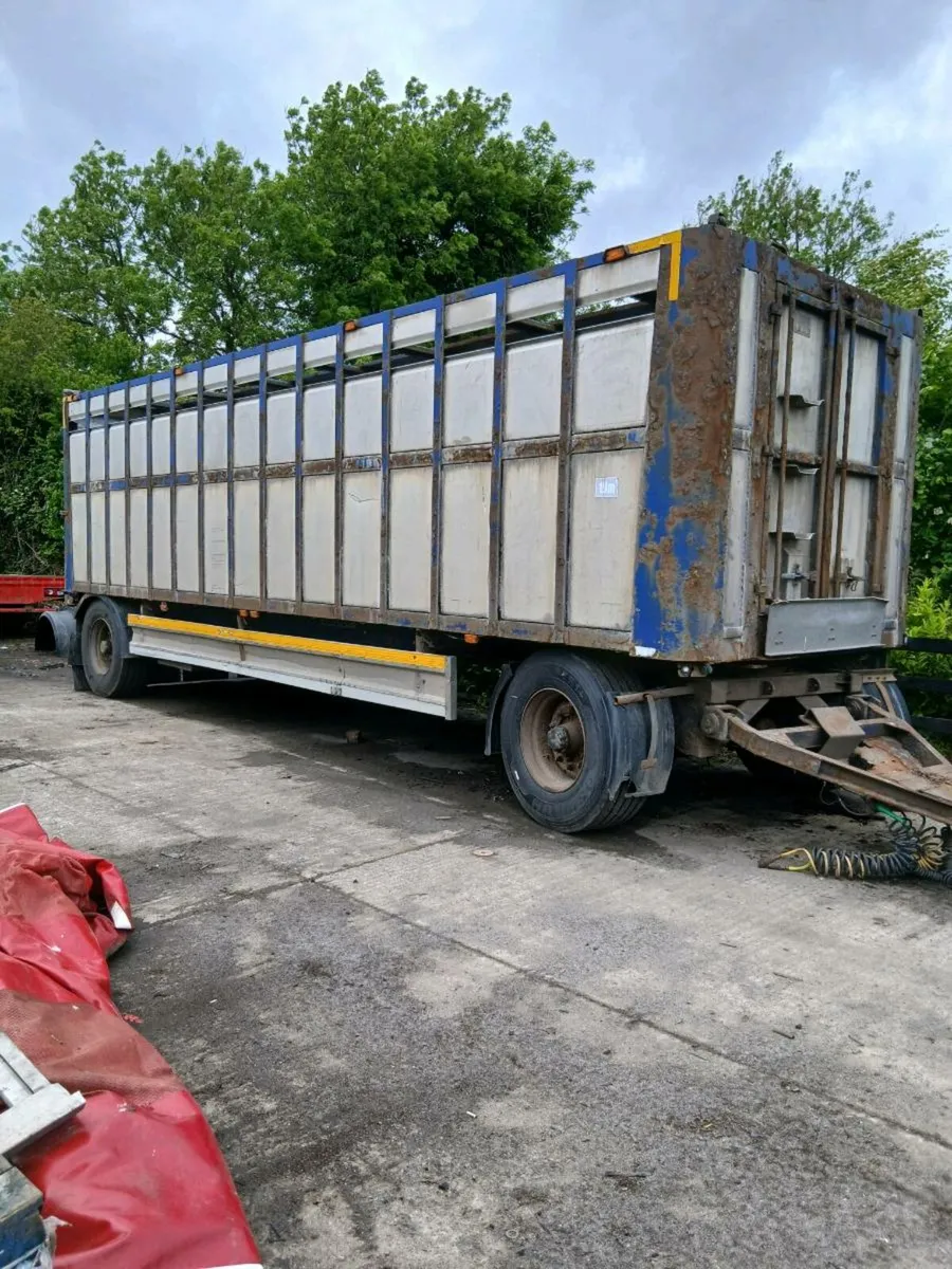 Cattle trailer - Image 1