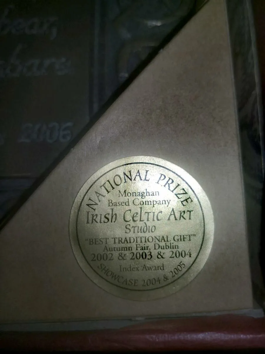 Heavy large Bronze Wedding Thoughts new in box - Image 2