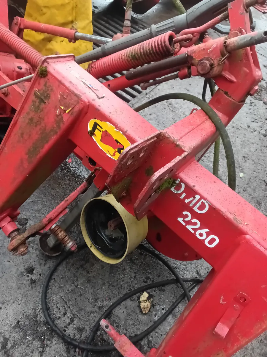 BREAKING FORT AND MORRA MOWERS - Image 1