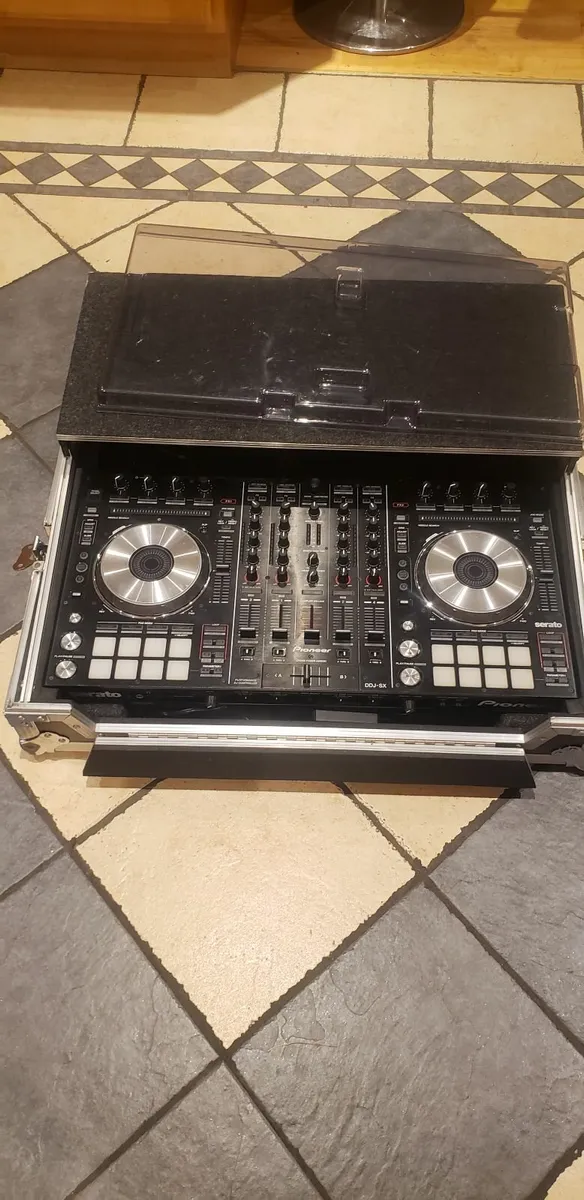 pioneer ddj sx dj controller + flight case vgc - Image 1