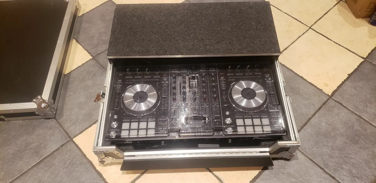 pioneer ddj sx dj controller + flight case vgc - Image 3