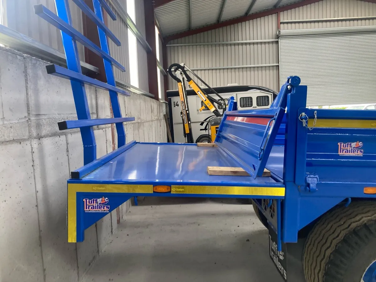 New 14/8 tipper with bale extension - Image 4