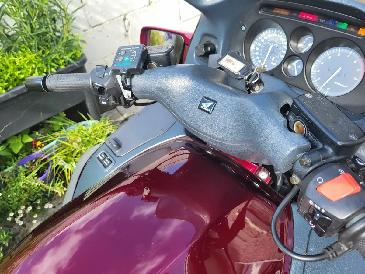 Honda pan european  gt 1100 - Image 4