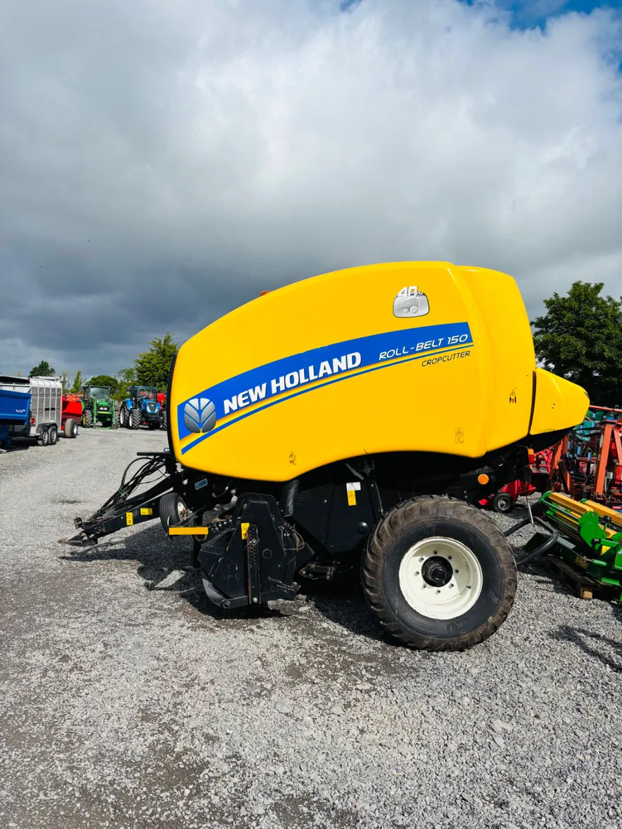 New Holland   Crop Cutter Round Bailer - Image 3