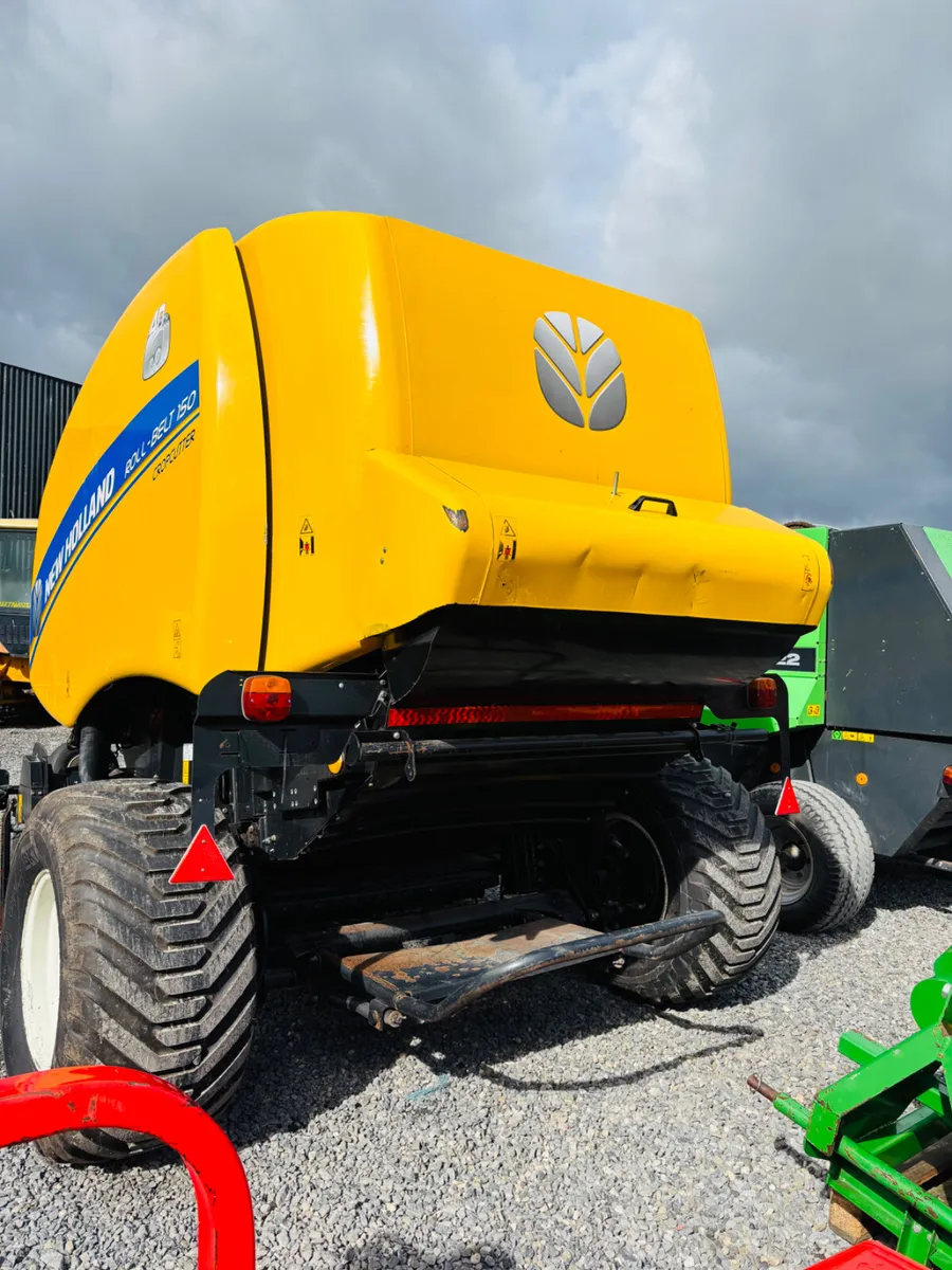 New Holland   Crop Cutter Round Bailer - Image 4