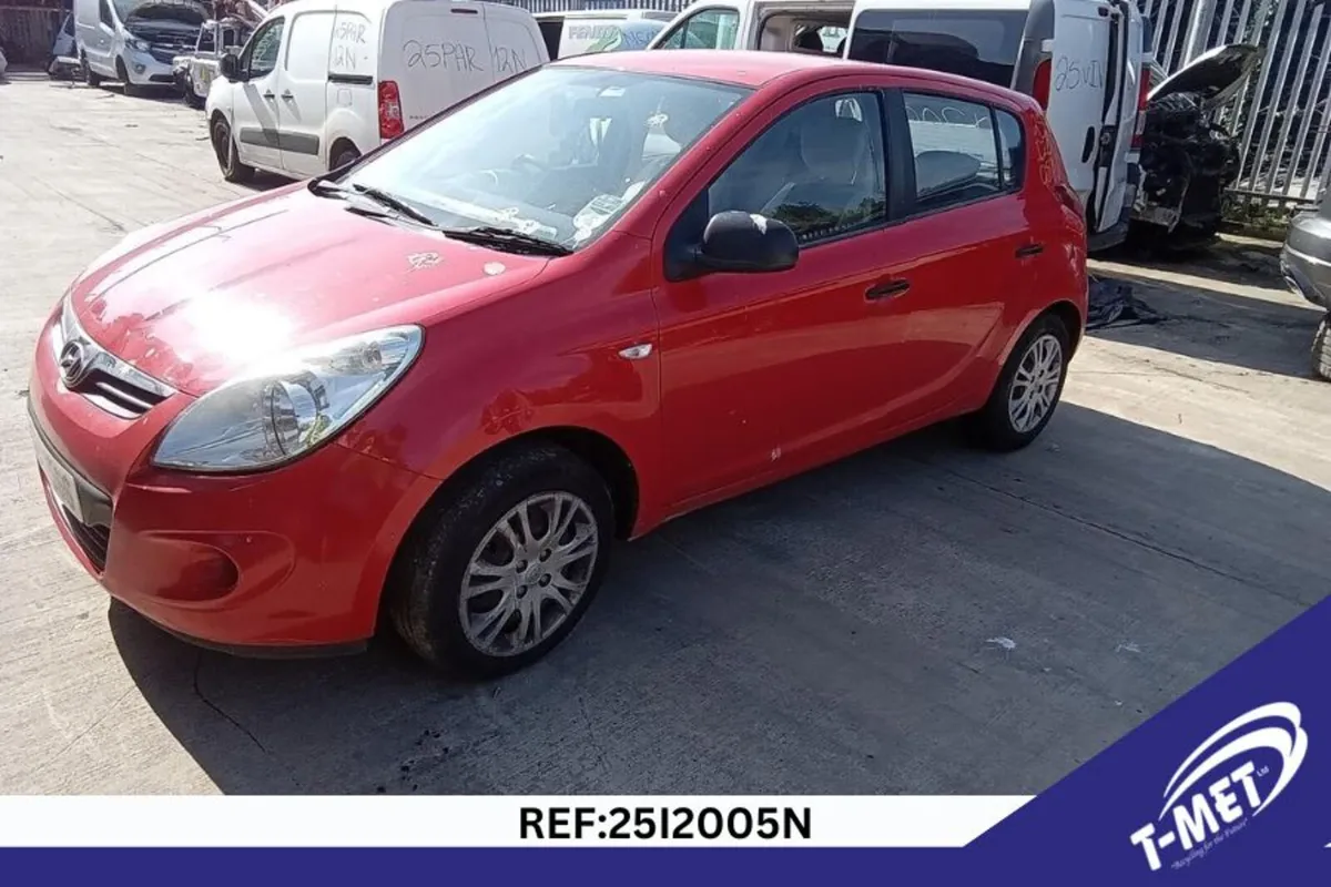 2011 HYUNDAI I20 BREAKING FOR PARTS - Image 1