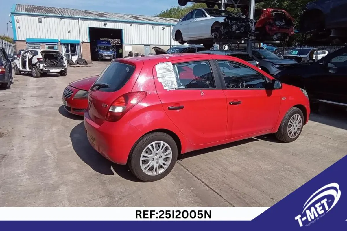 2011 HYUNDAI I20 BREAKING FOR PARTS - Image 4