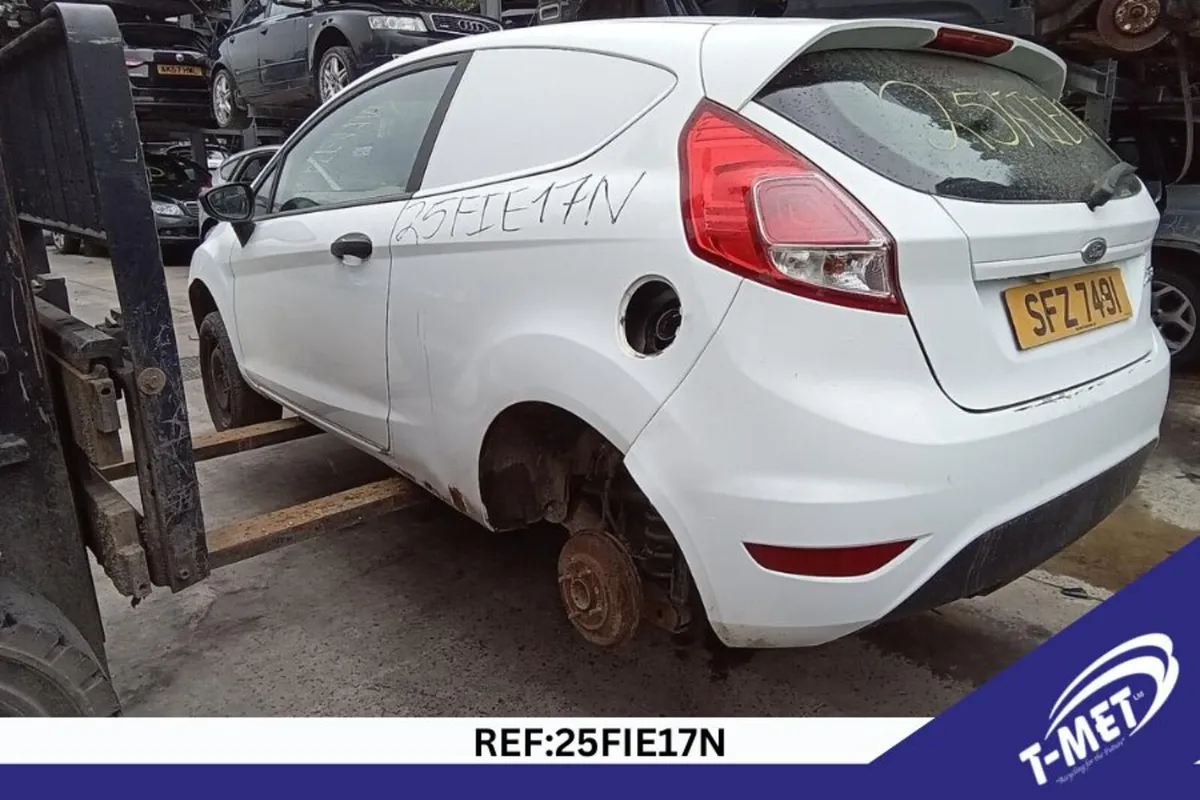 2014 FORD FIESTA BREAKING FOR PARTS - Image 4