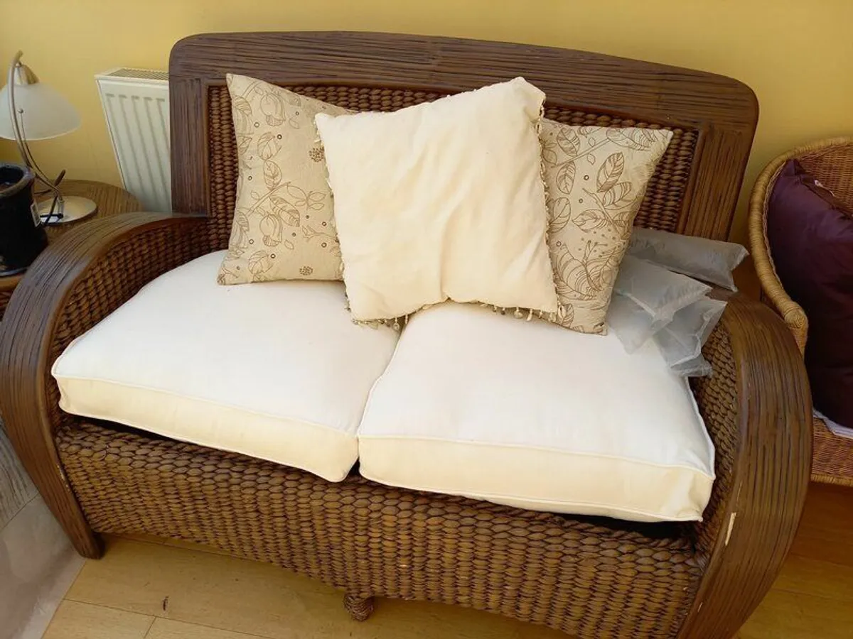 Wicker Suite Furniture with table - Image 1