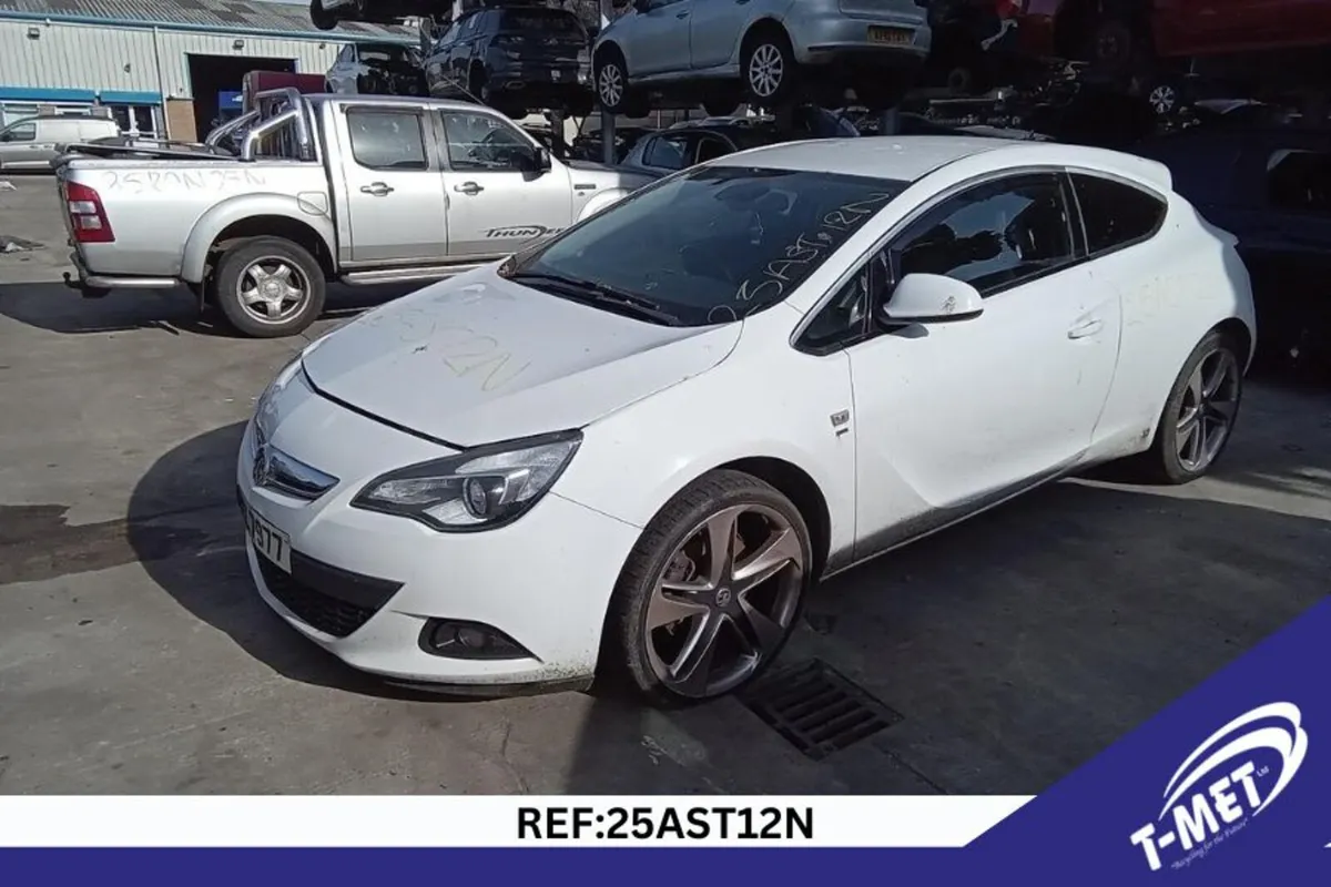 2012 VAUXHALL ASTRA BREAKING FOR PARTS - Image 1