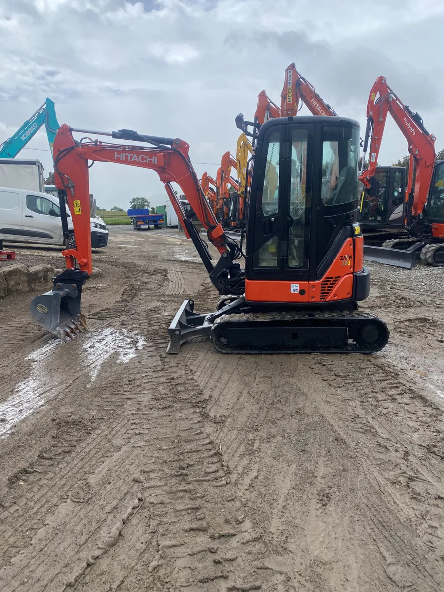 2013 Hitachi 29U - Image 1
