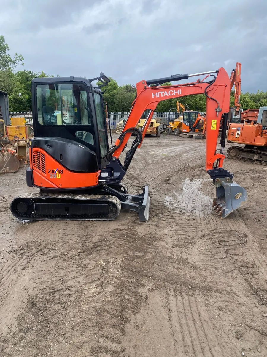 2013 Hitachi 29U - Image 4