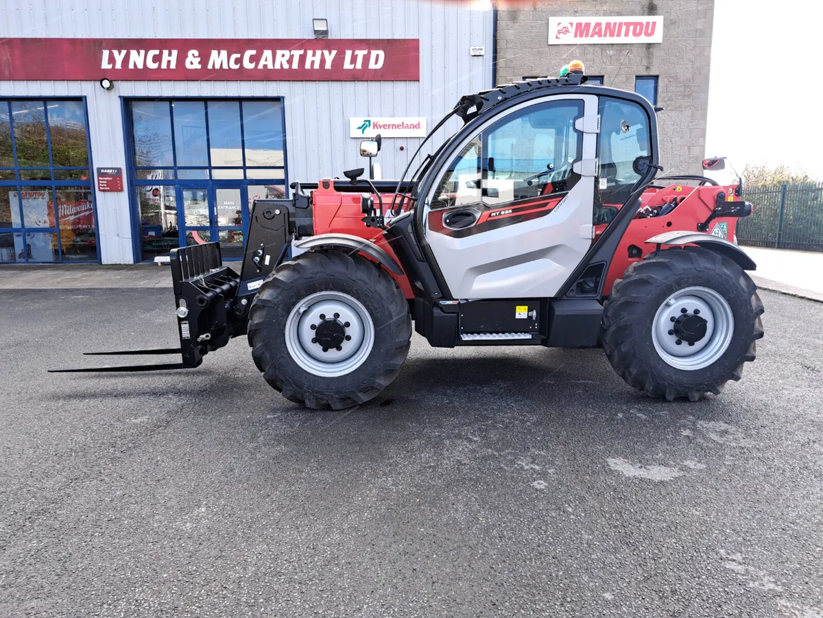New Manitou MT935 telescopic loader - Image 1
