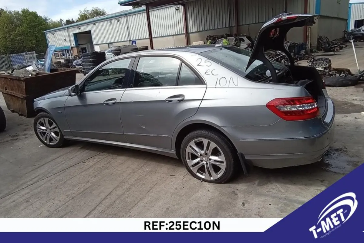 2010 MERCEDES E CLASS BREAKING FOR PARTS - Image 1