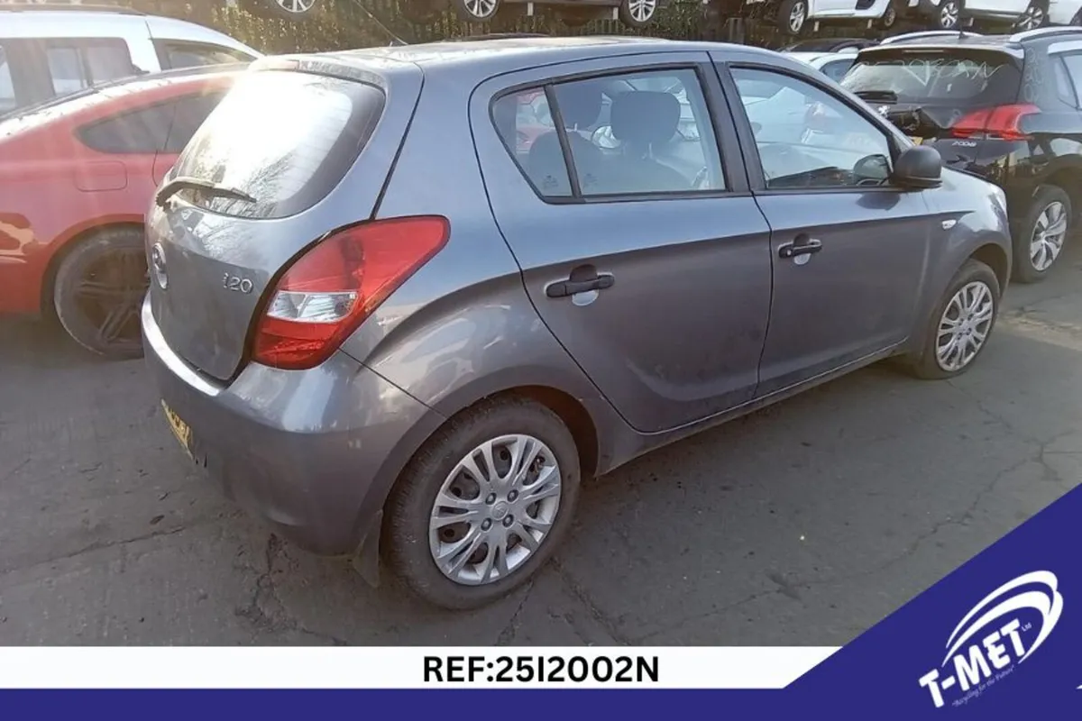 2011 HYUNDAI I20 BREAKING FOR PARTS - Image 3
