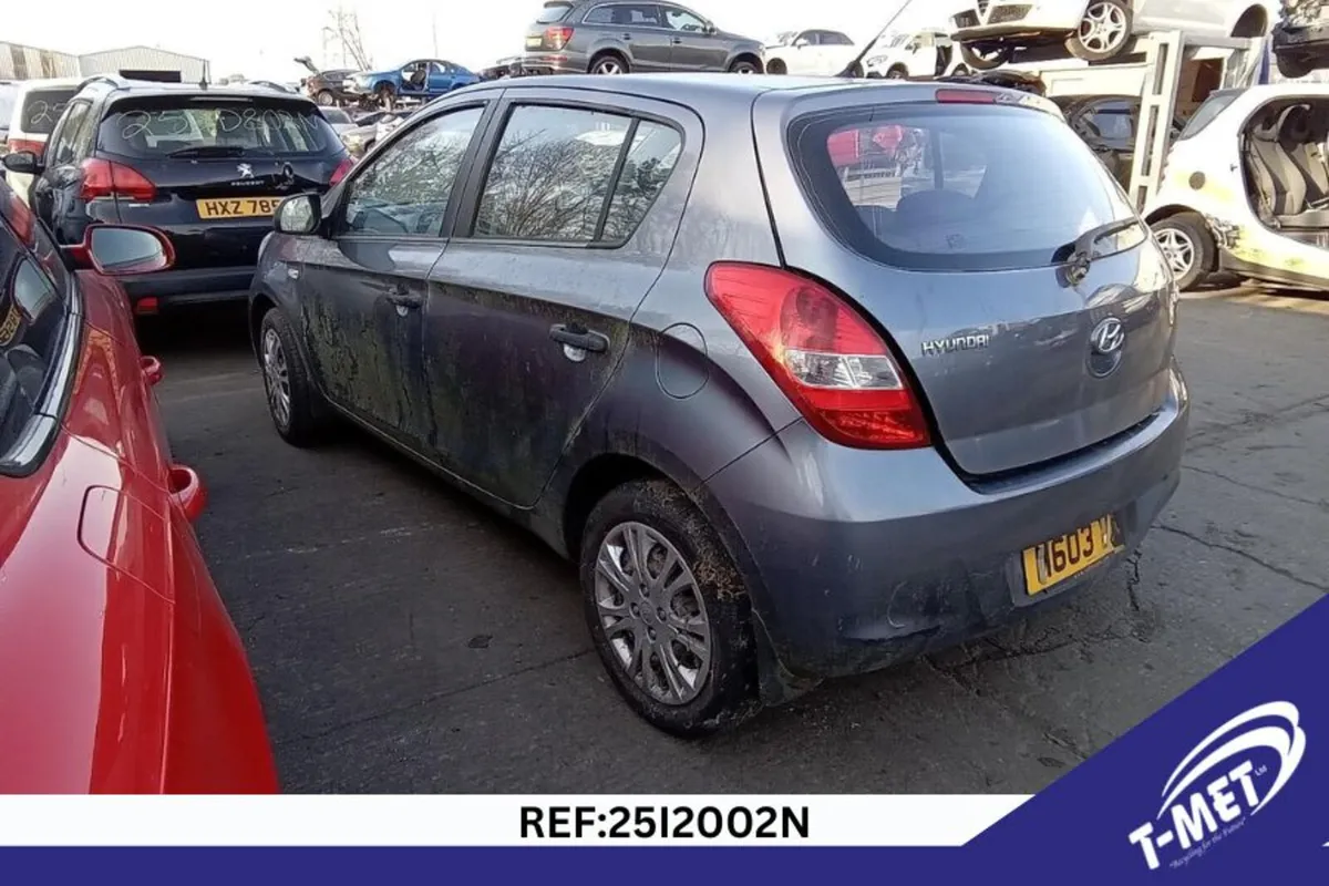 2011 HYUNDAI I20 BREAKING FOR PARTS - Image 4