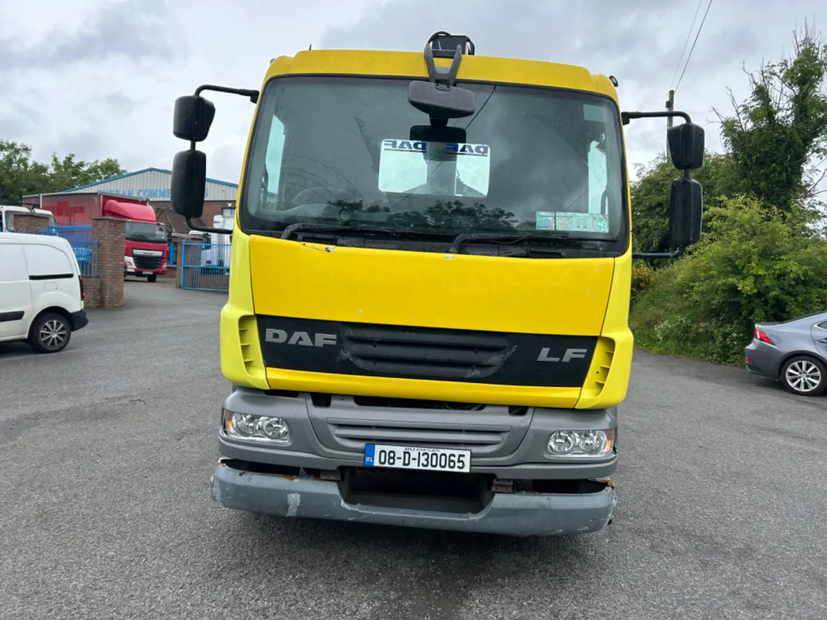 2008 Daf lf 55 220 18 ton flat with crane - Image 2