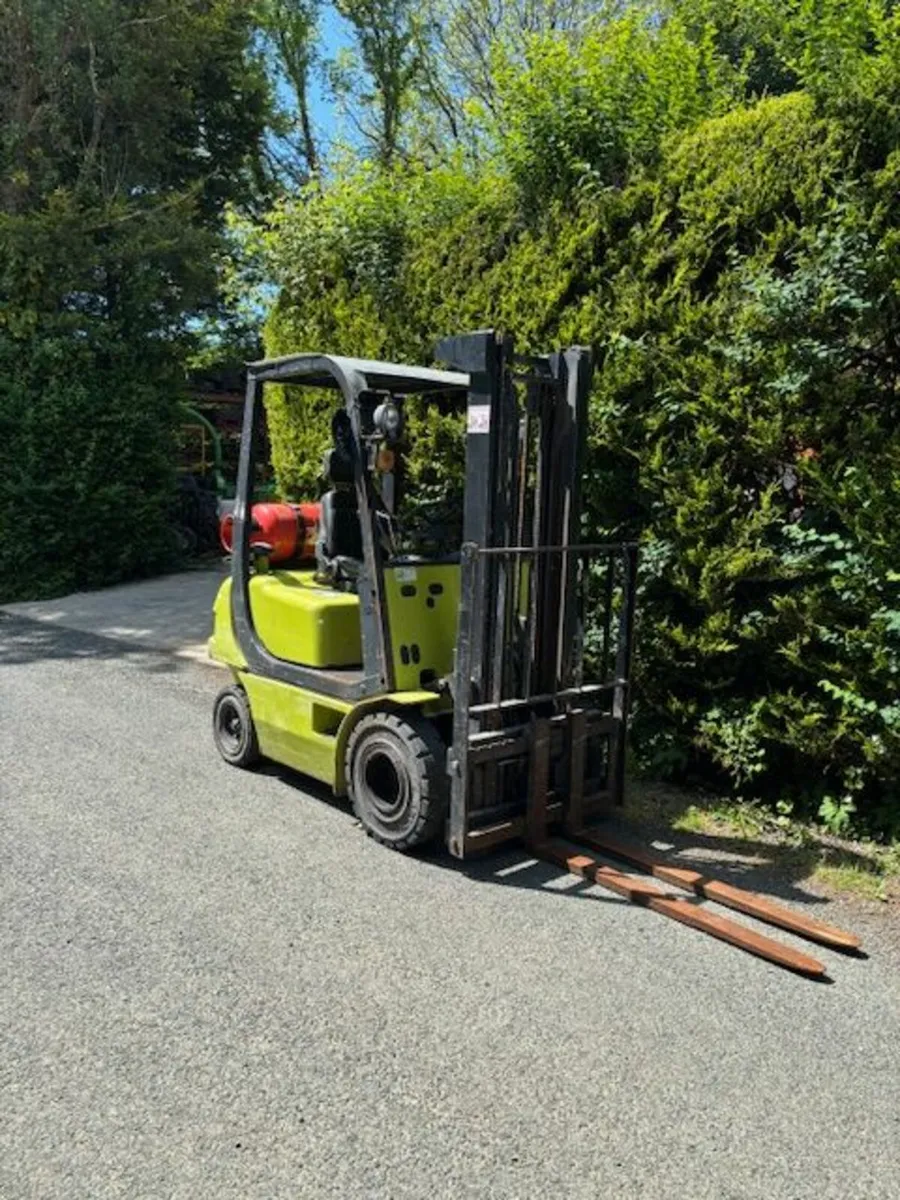 Gas Forklifts - Image 2