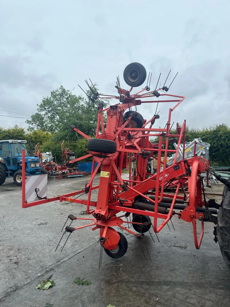 Kuhn 7802 Tedder - Image 3