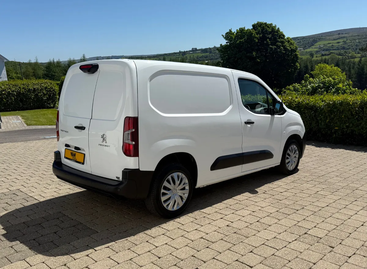 2021 Peugeot Partner Professional Plus 1.5 100bhp - Image 4