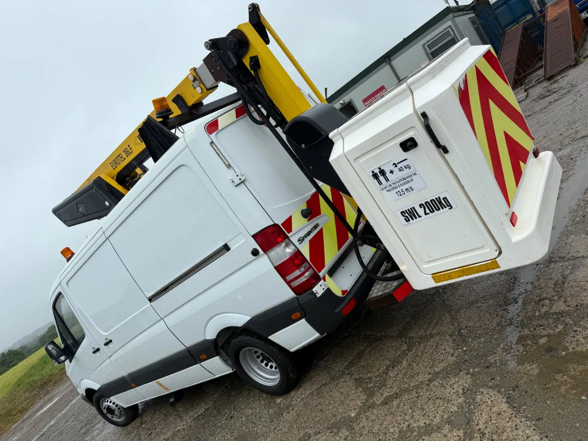 Mercedes Hoist / Height Access Platform 5 Ton - Image 1