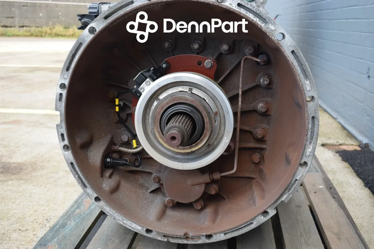 Volvo FH4 Engine USED - Image 2