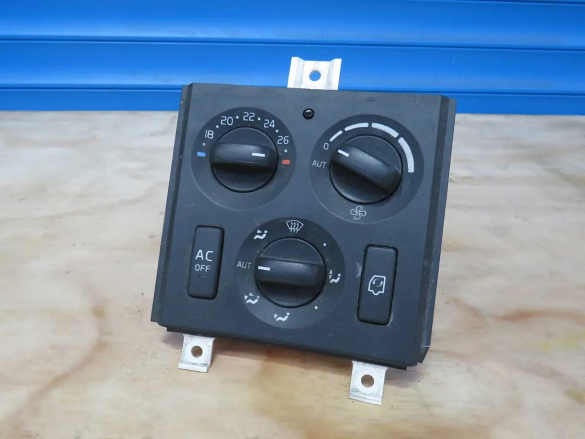 Genuine Volvo A/C Control Unit USED