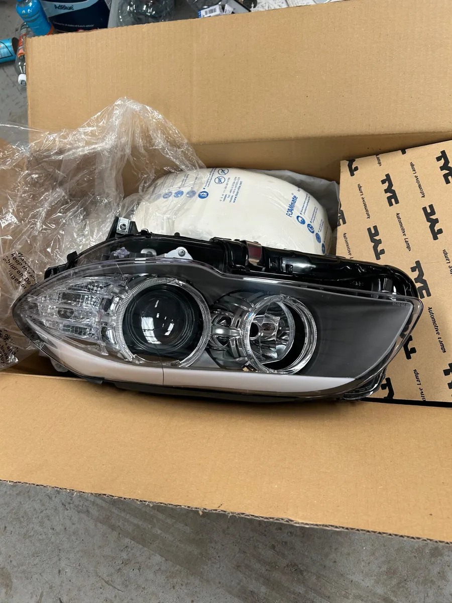 Headlight for a 2014 BMW 518/520 - Image 2