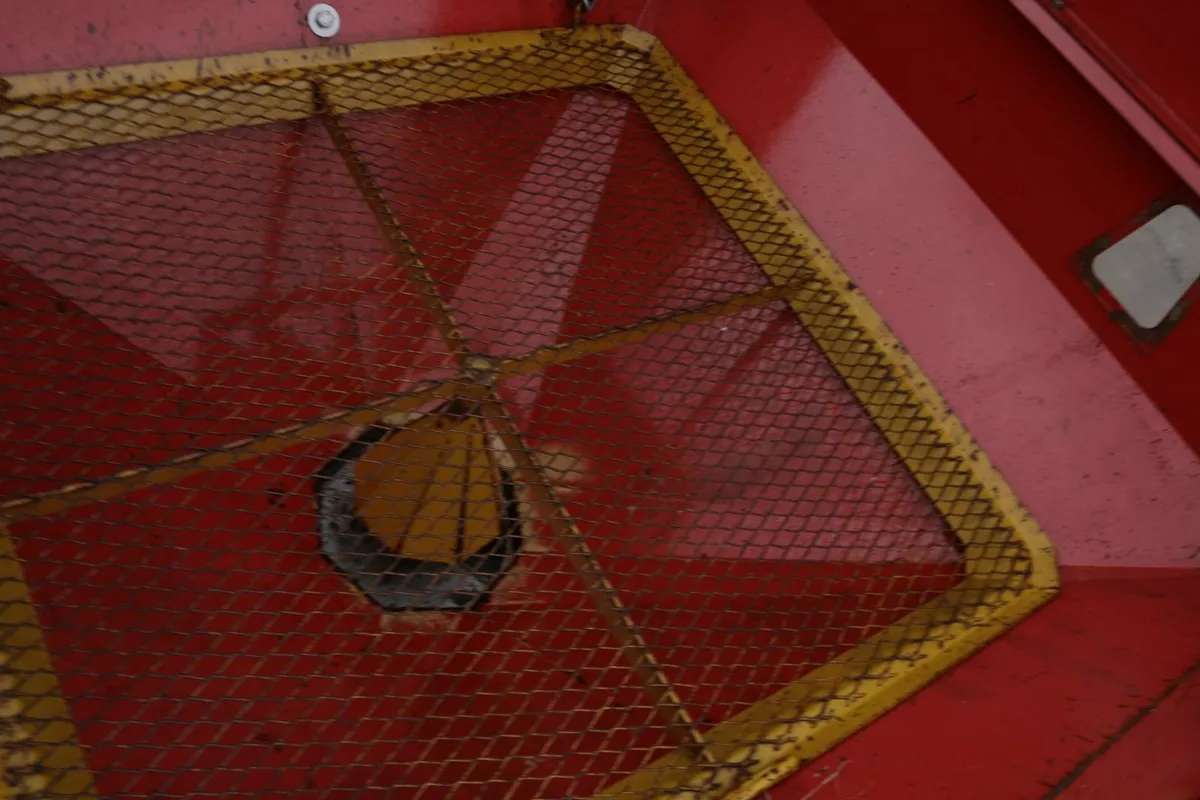 krm fertiliser spresder - Image 4