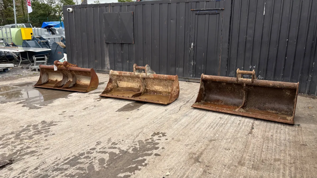 72” Grading Buckets with 65mm Pins - Image 3