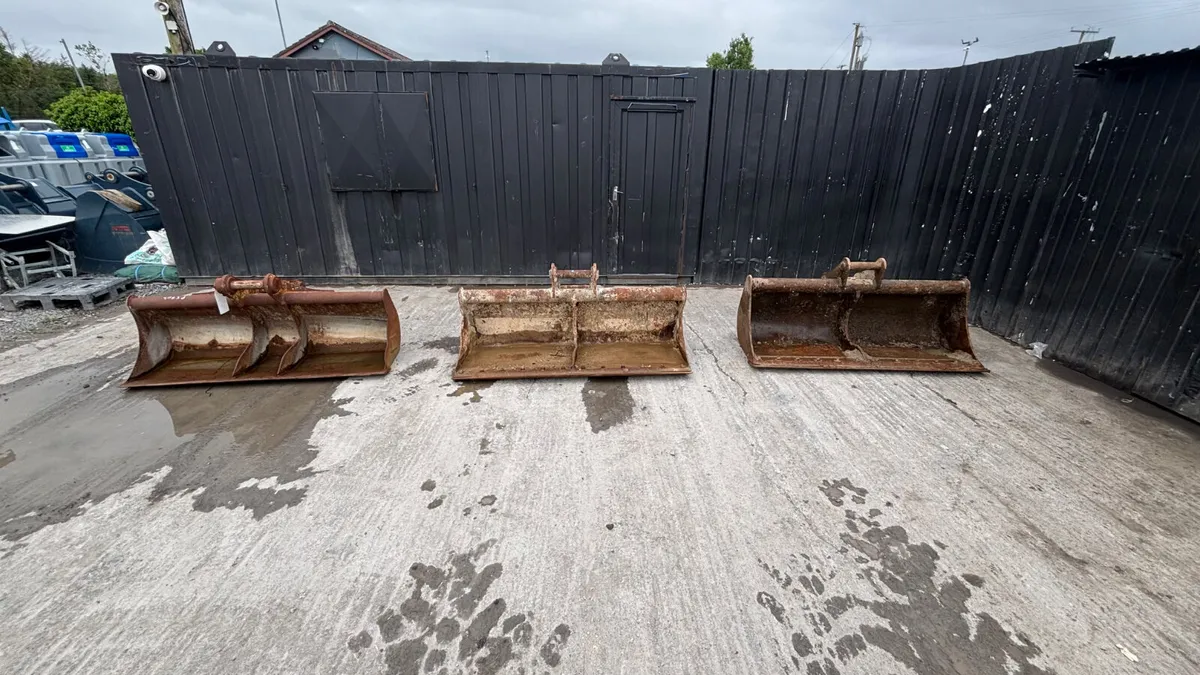 72” Grading Buckets with 65mm Pins - Image 2