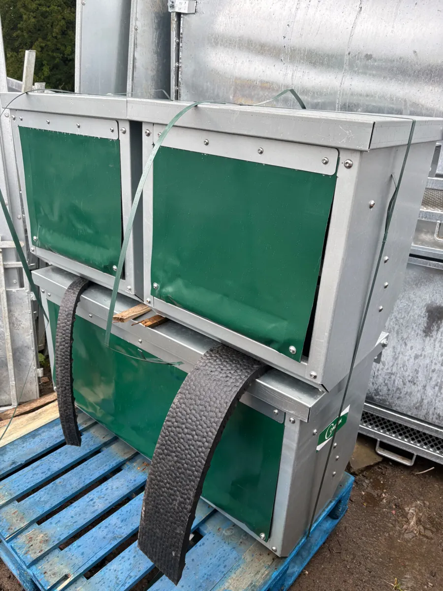 Condon 2ft and 4 ft calf feed box - Image 1