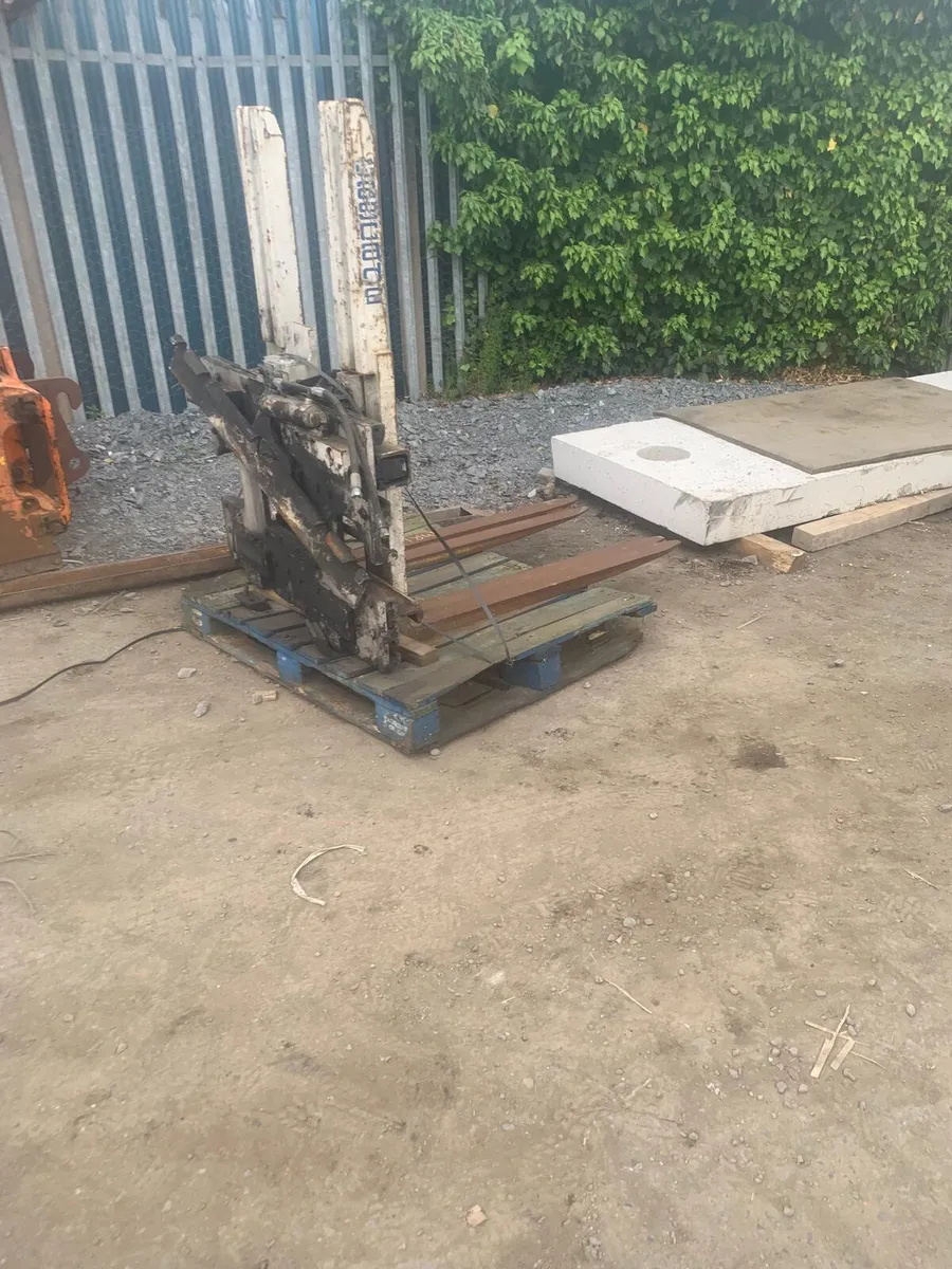 Forklift mast - Image 2