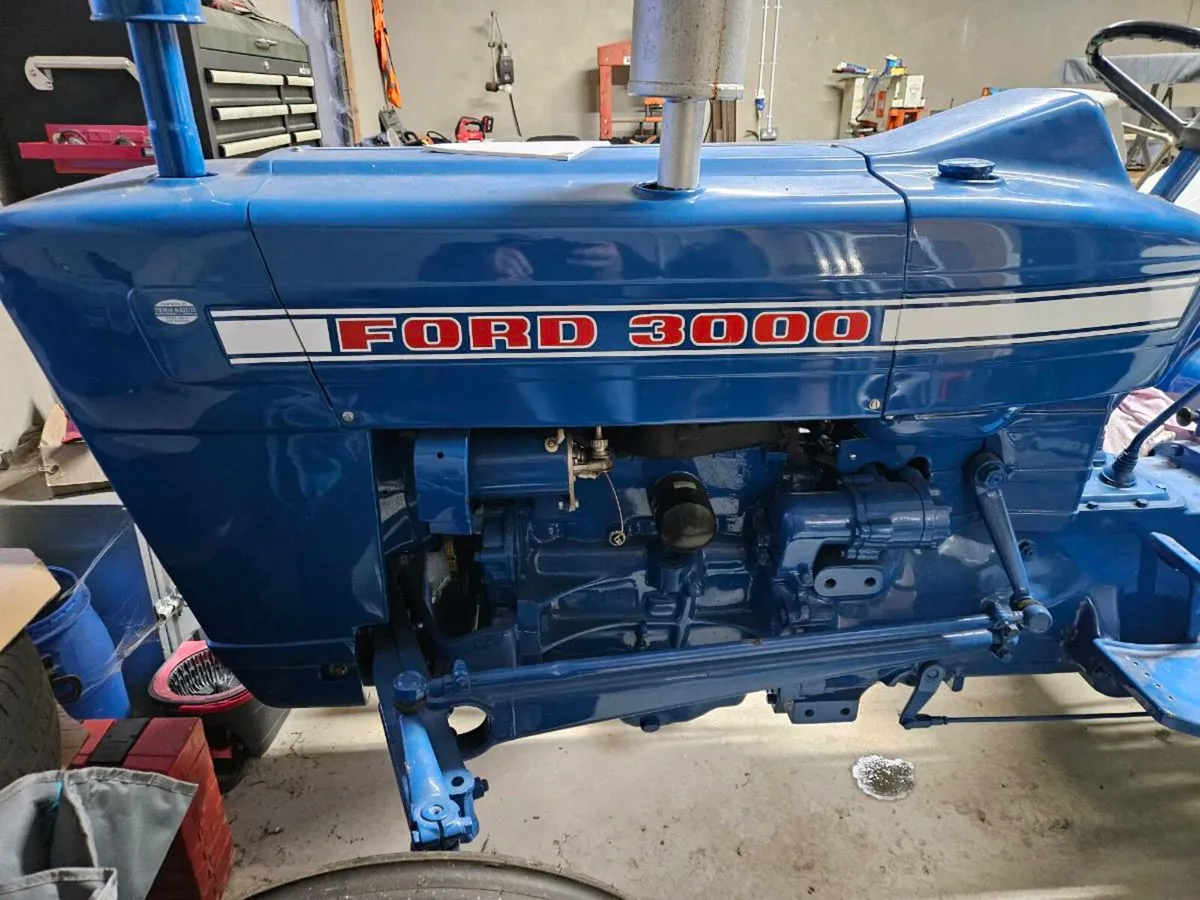 Vintage tractor - Image 2