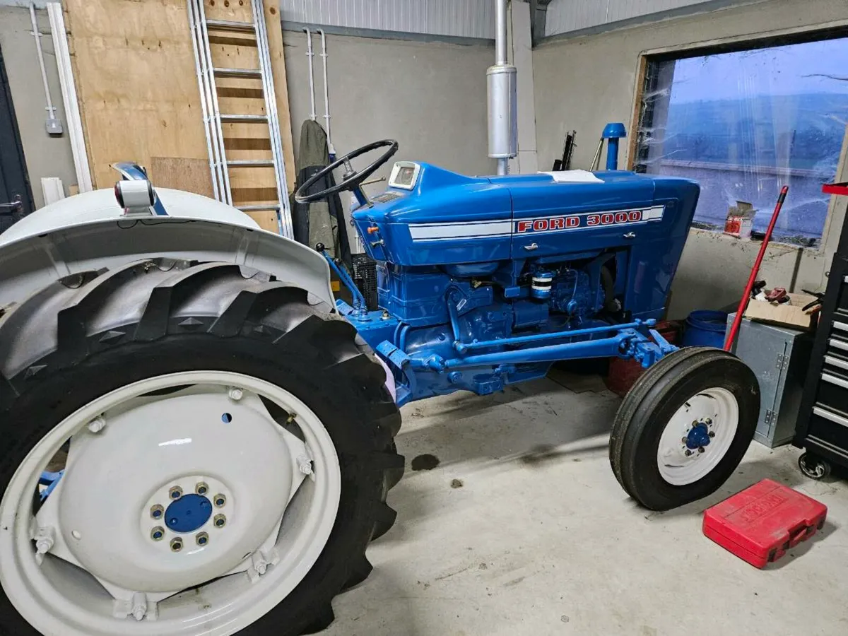 Vintage tractor - Image 4