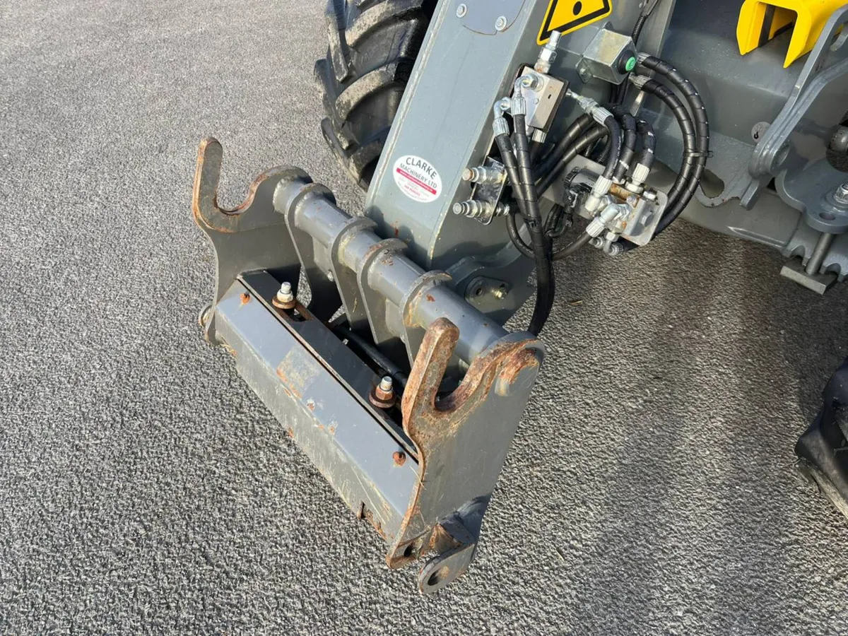 222 Reg Weidemann 6027 Loader - Image 2