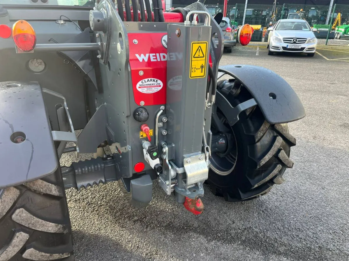 222 Reg Weidemann 6027 Loader - Image 3