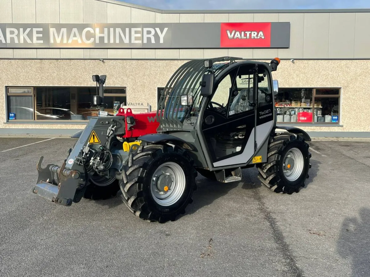 222 Reg Weidemann 6027 Loader - Image 4