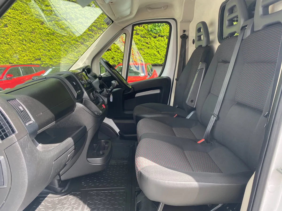 Peugeot Boxer 330 L1 H1 2.2 Blue HDI 120 - Image 3