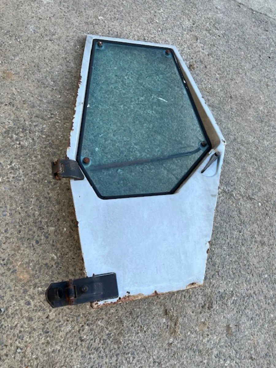 Left Hand Door suit MF 690, 675, 698, 699 - Image 2