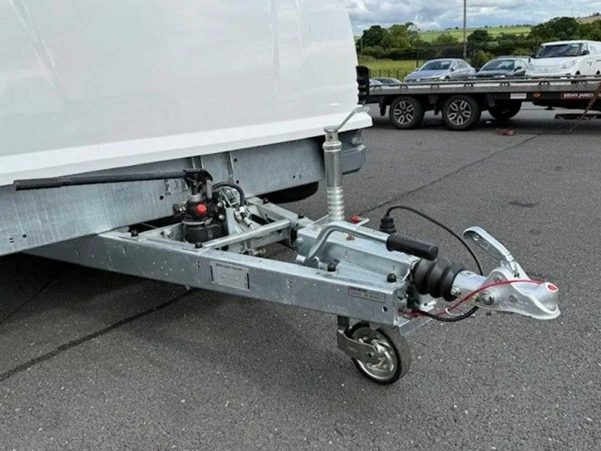 Brian James Race Shuttle 3 (4.7m x 1.95m) - Image 3