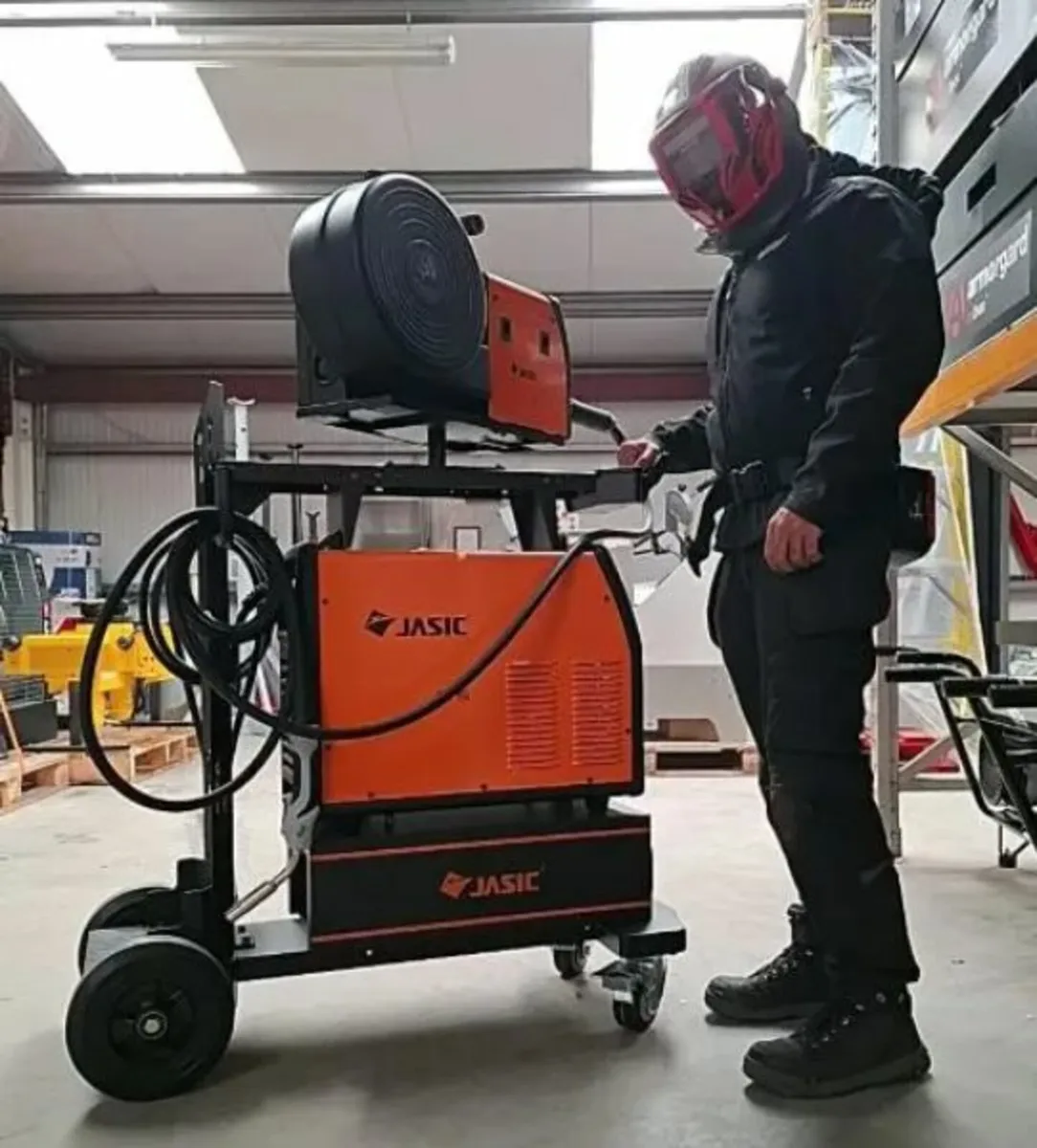 Flip S4 Air Fed Auto Darkening Welding Helmet - Image 1