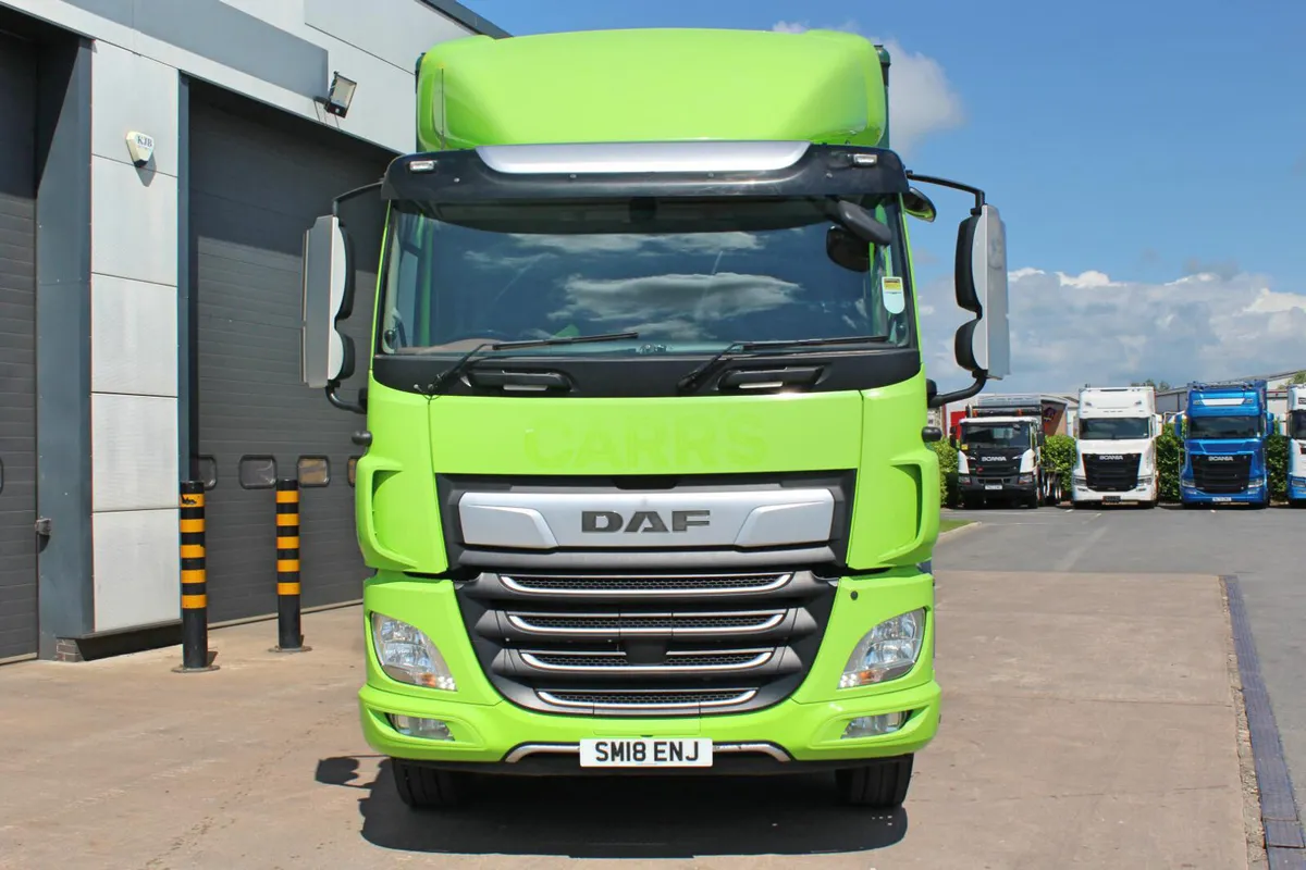 2018 (18) DAF CF 410 8X2 CURTAIN SIDER (EURO 6) - Image 2