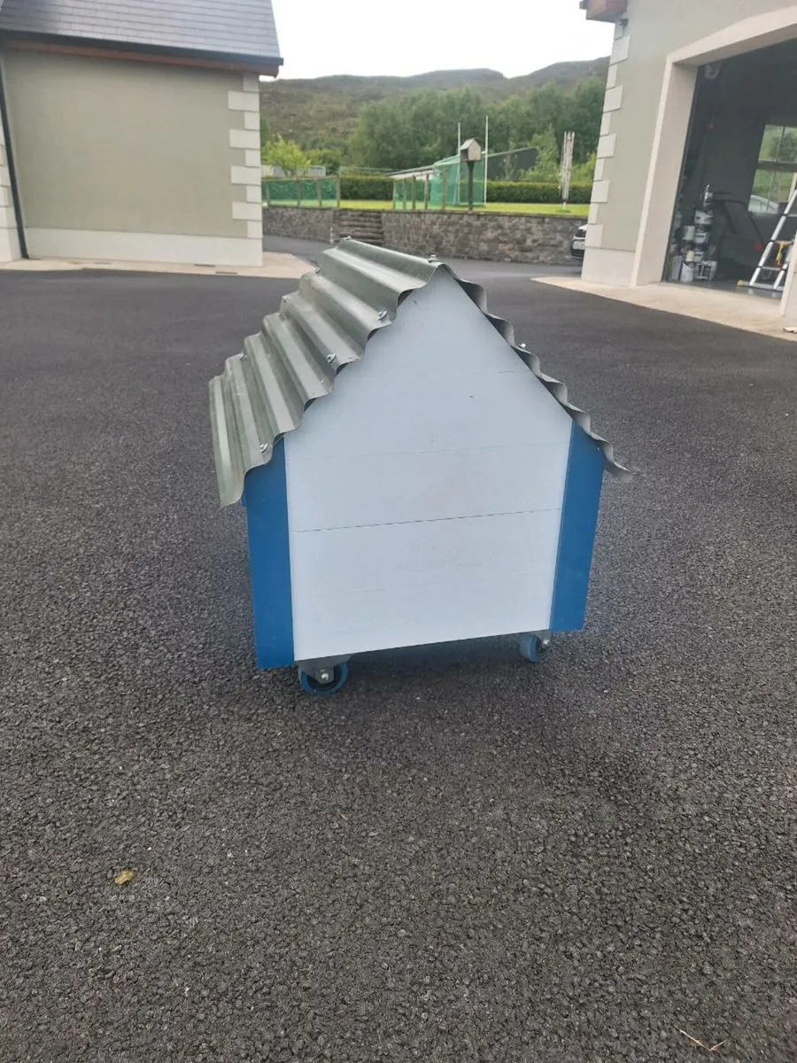 Dog house - Image 3