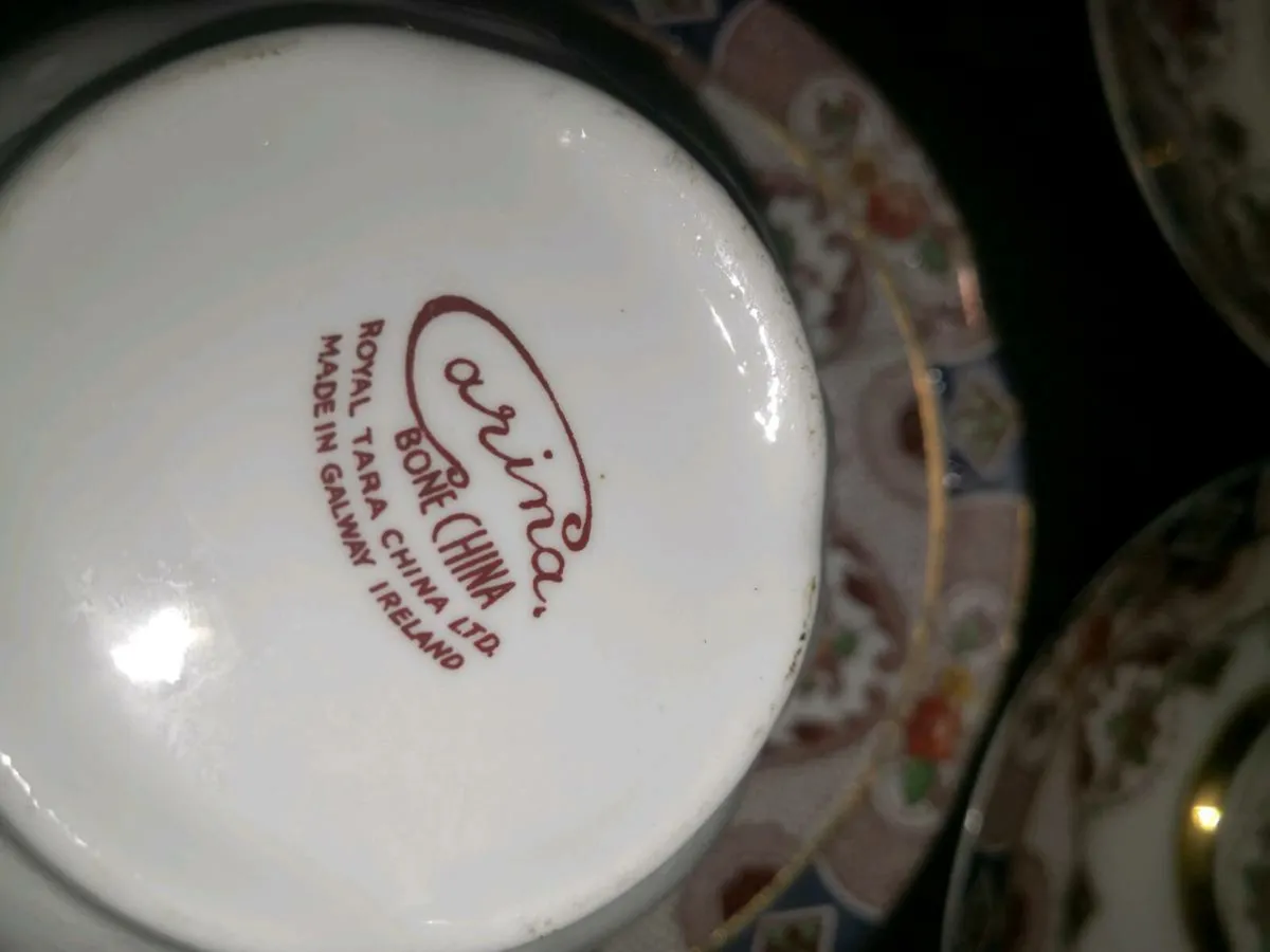 Royal Tara Carina partial teaset - Image 2