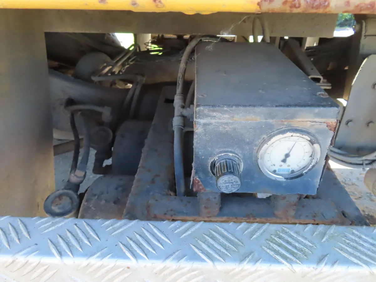 Mercedes-Benz  1997 Unimog U 140 4x4 off road - Image 4