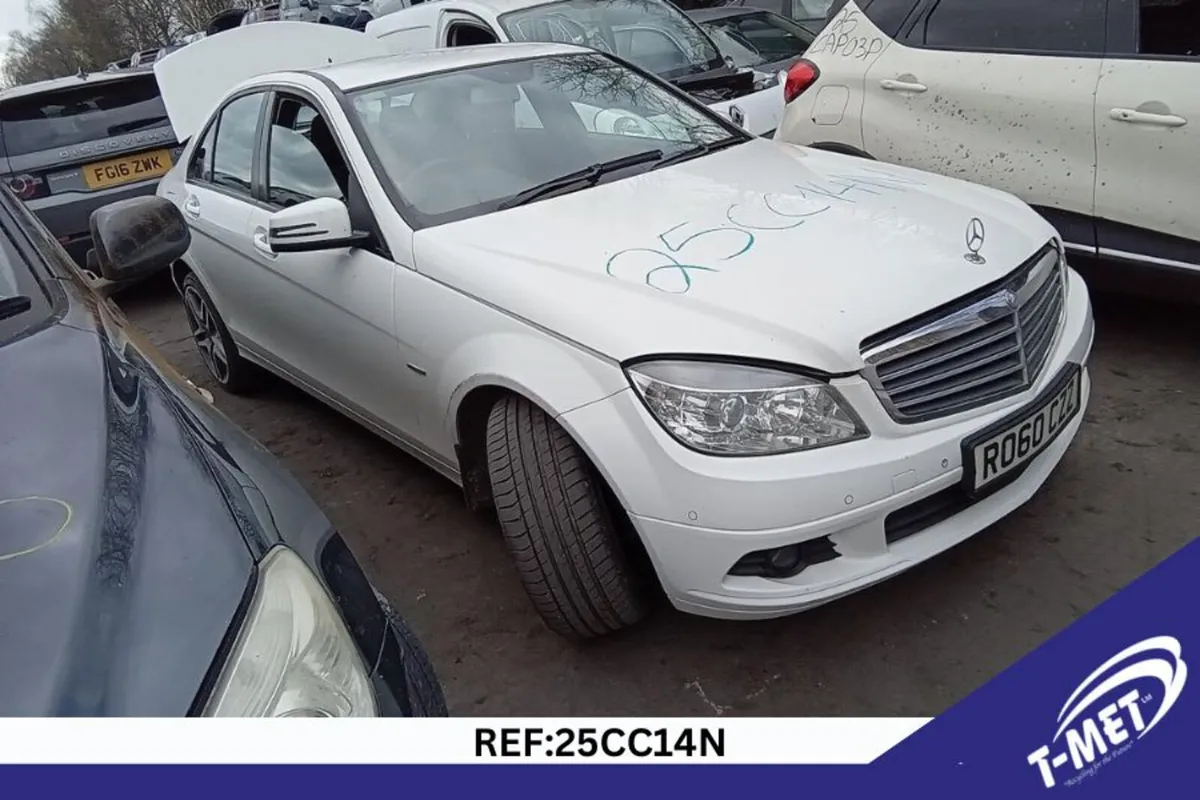 2010 MERCEDES C CLASS BREAKING FOR PARTS - Image 1