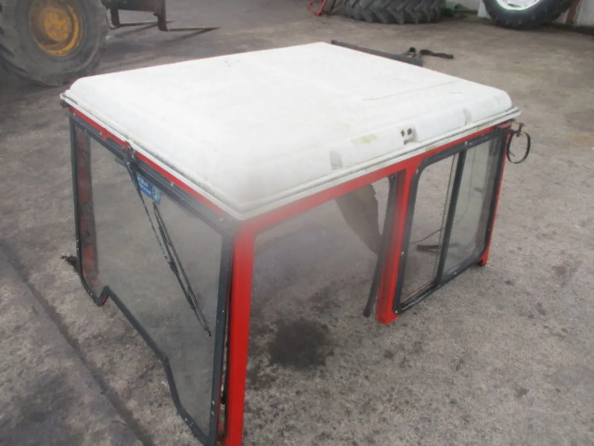 Duncan Cab Top Half - Image 2