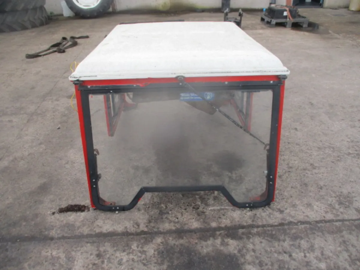 Duncan Cab Top Half - Image 3