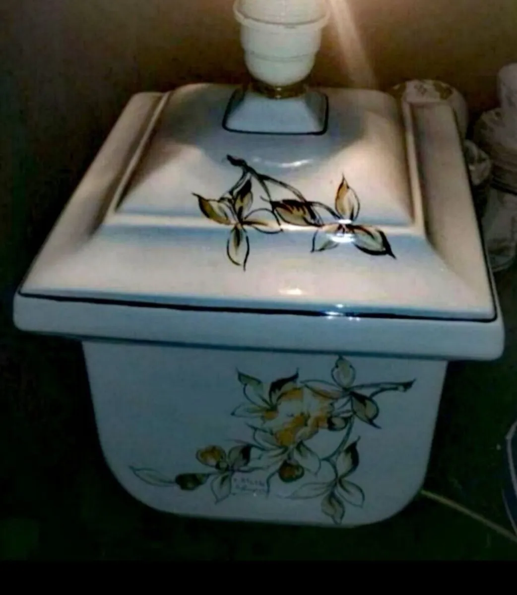 Unique square large signed ceramic lamp - Image 1